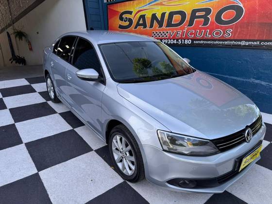 VOLKSWAGEN JETTA 2.0 COMFORTLINE FLEX 4P TIPTRONIC